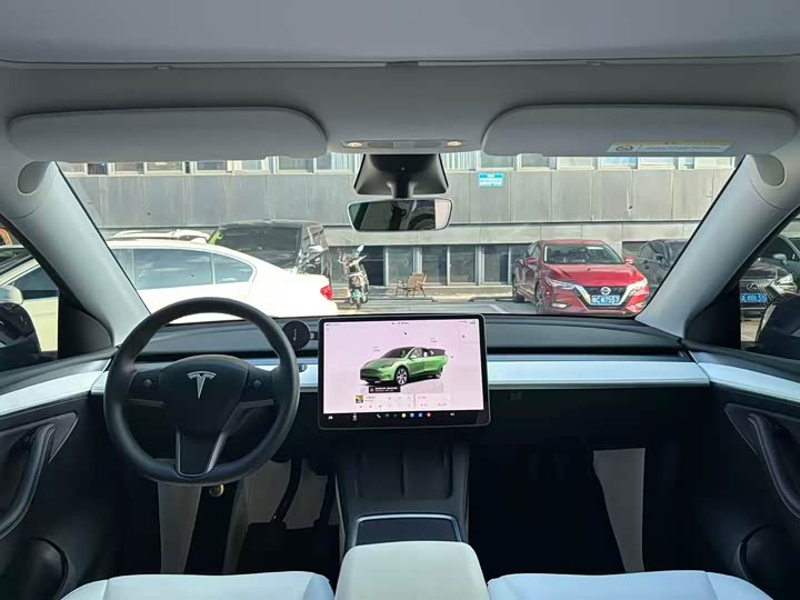 Zdjęcie 6 - Tesla Model Y