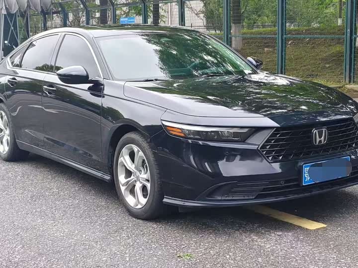 Фото 2 - Honda Accord