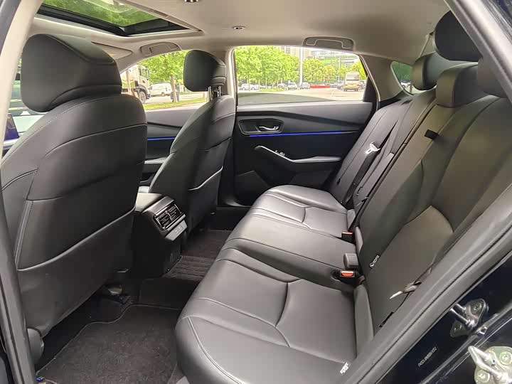 Фото 4 - Honda Accord