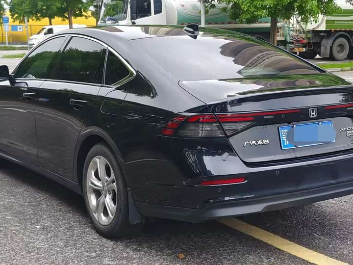 Фото 9 - Honda Accord