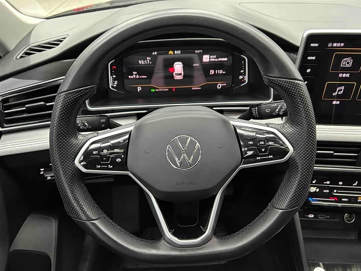 Фото 3 - Volkswagen Tiguan L Pro