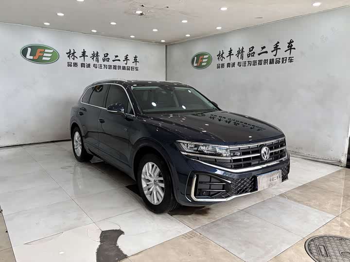 2025 Volkswagen Touareg
