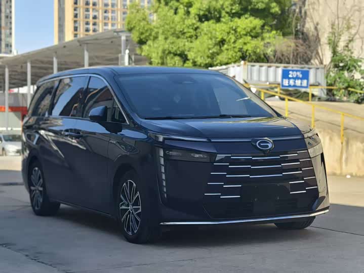 Фото 3 - GAC Trumpchi E8