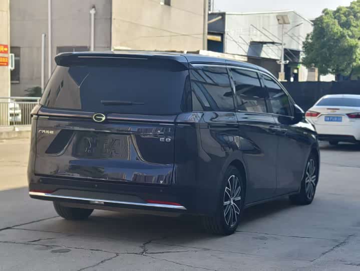 Фото 9 - GAC Trumpchi E8