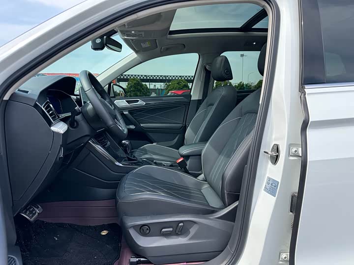 Фото 7 - Volkswagen Tiguan L Pro