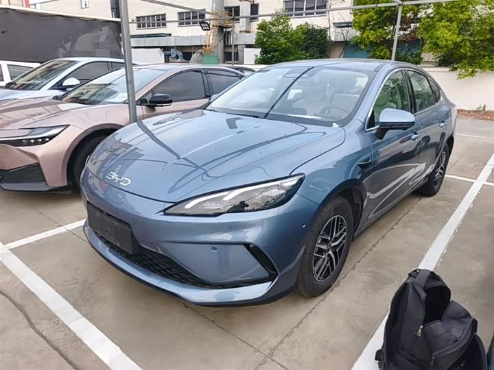 BYD Seal 05 DM-i Hybrid 2025 2025款 DM-i 智驾版 120KM旗舰型