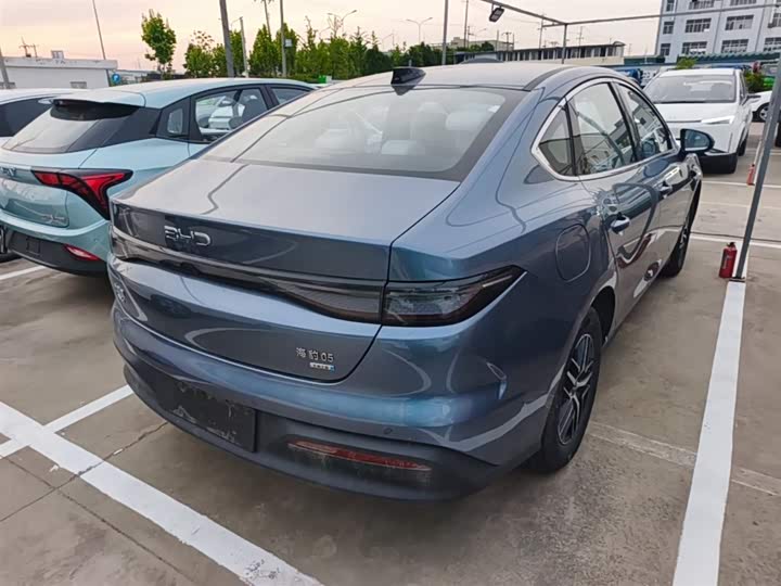 BYD Seal 05 DM-i Hybrid 2025 2025款 DM-i 智驾版 120KM旗舰型