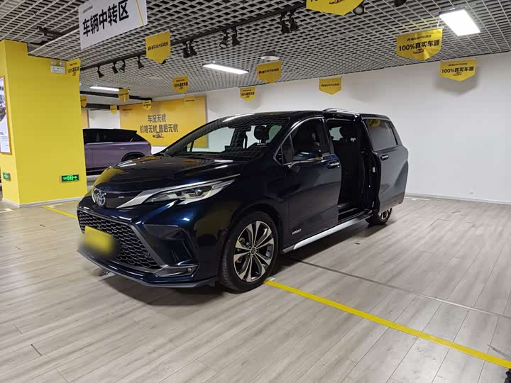 Фото 2 - Toyota Granvia