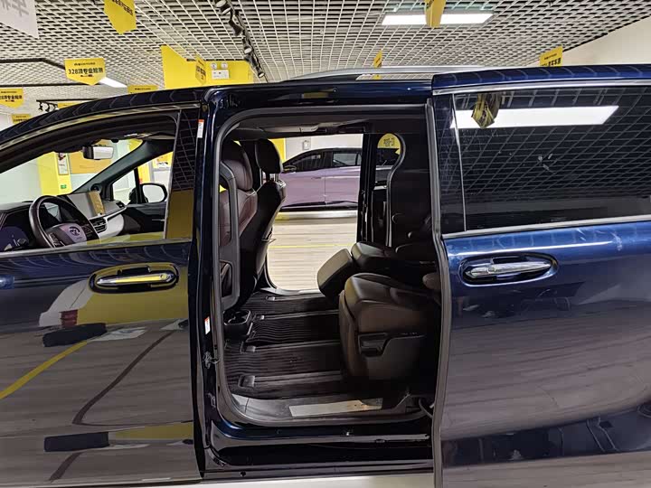 Фото 6 - Toyota Granvia