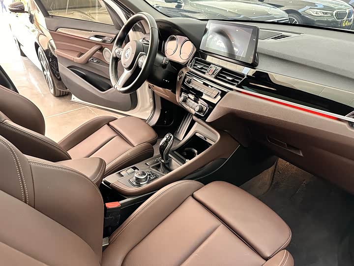 Фото 6 - BMW X1