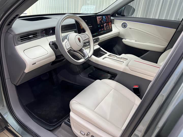 Фото 7 - Hongqi HS6 Hybrid