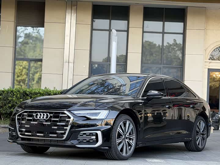 Фото 1 - Audi A6L