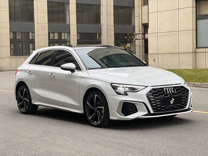 Photo 3 - Audi A3
