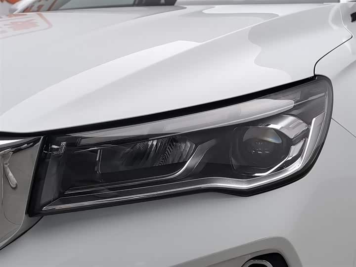 Фото 7 - Geely Emgrand