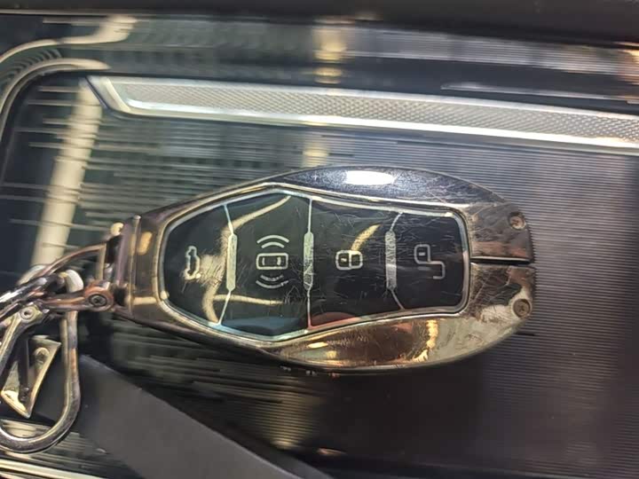 Hongqi H5 2025 2025款 2.0T 自动旗畅版