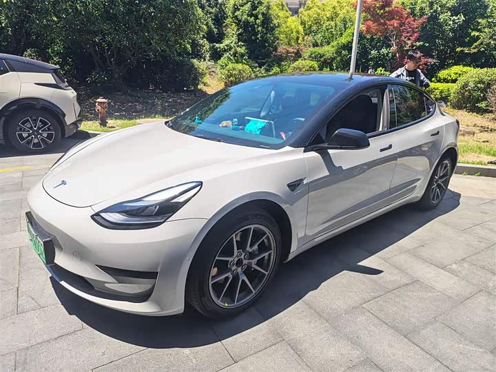 Фото 2 - Tesla Model 3