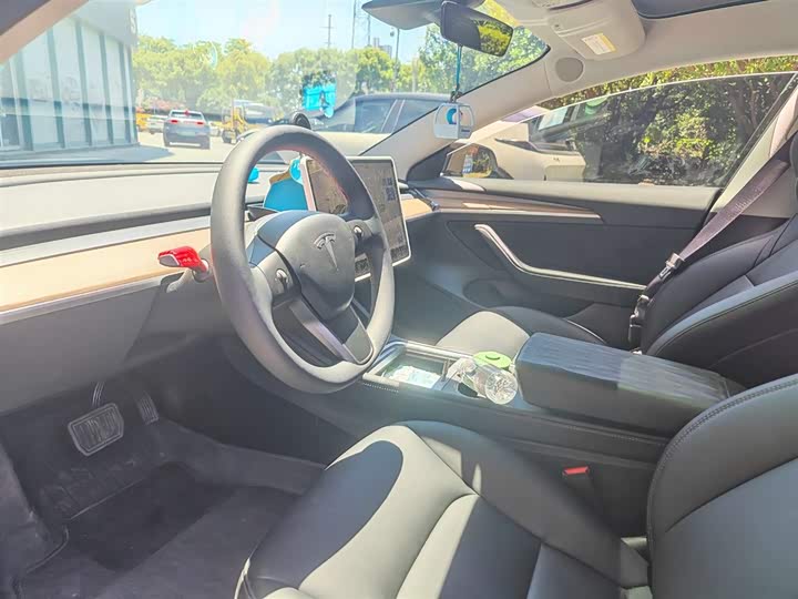 Фото 8 - Tesla Model 3