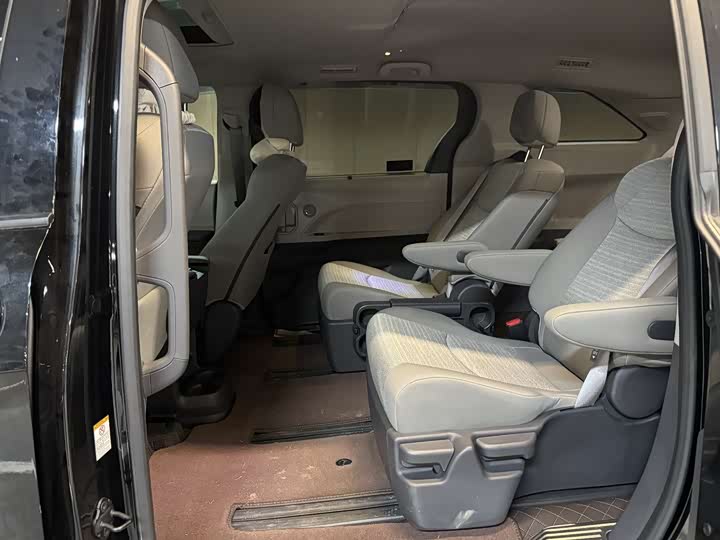 Toyota Sienna 2024 2024款 2.5L混动 舒适版
