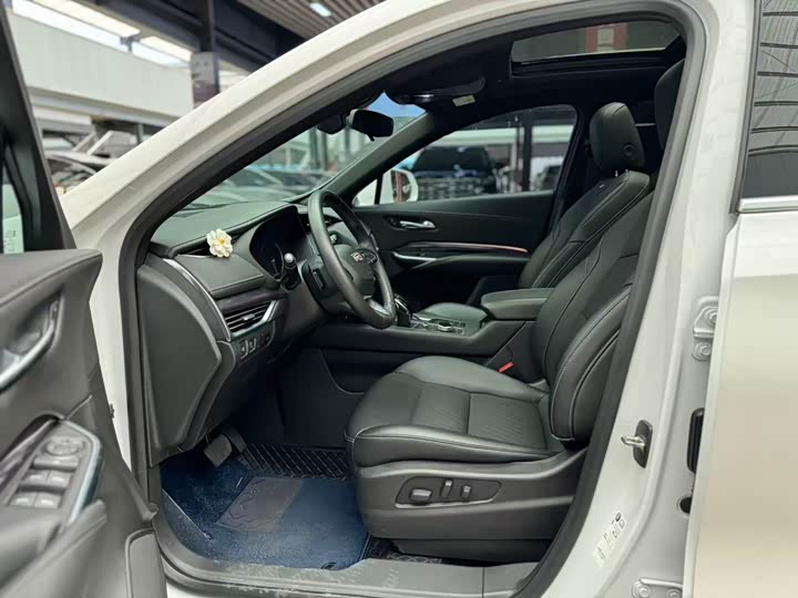Фото 5 - Cadillac XT4