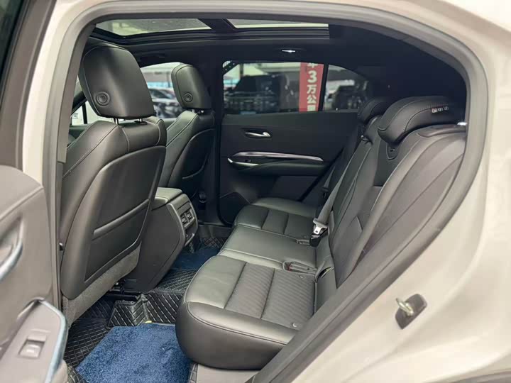 Фото 6 - Cadillac XT4