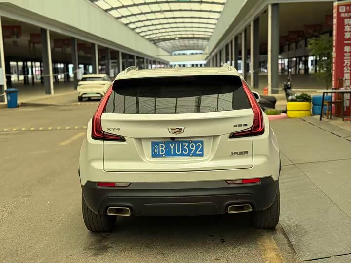 Фото 9 - Cadillac XT4