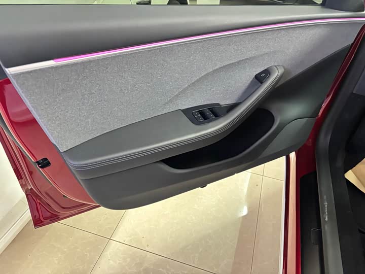 Zdjęcie 5 - Tesla Model 3