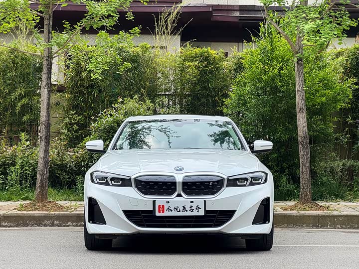 Фото 2 - BMW i3