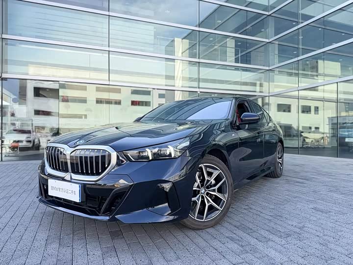 Фото 1 - BMW 5 Series
