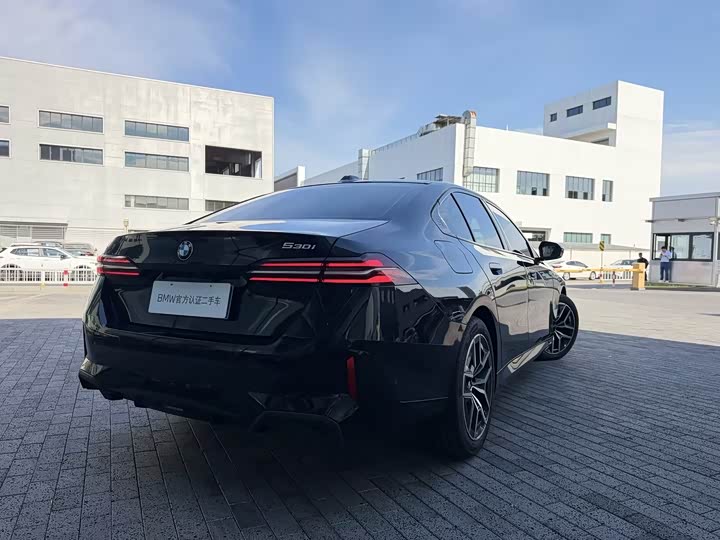 Фото 5 - BMW 5 Series