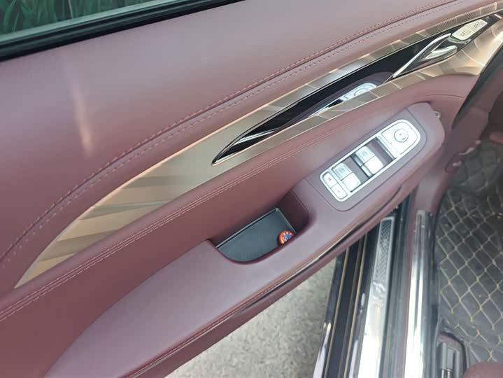 Zdjęcie 7 - Hongqi H9