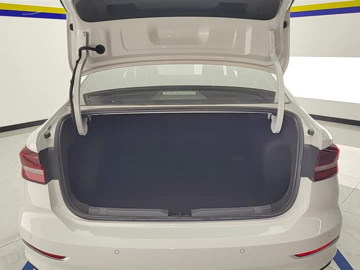 Фото 4 - Volkswagen Lavida