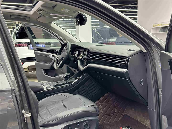 Volkswagen Touareg 2022 2022款 2.0TSI 领航特别版
