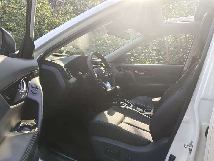 Zdjęcie 9 - Nissan X-Trail