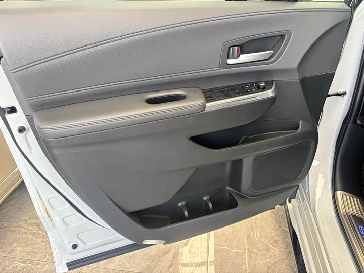 Фото 5 - Toyota Sienna