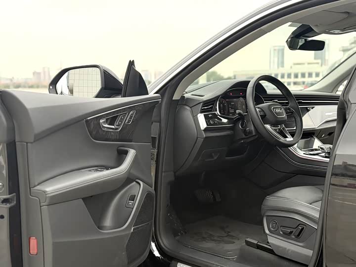 2024 Audi Q8