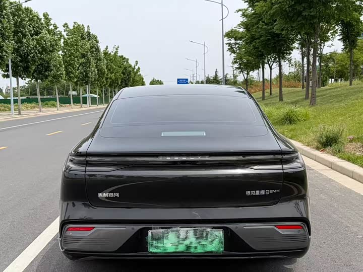 Zdjęcie 8 - Geely Galaxy Starshine 8 EM-i