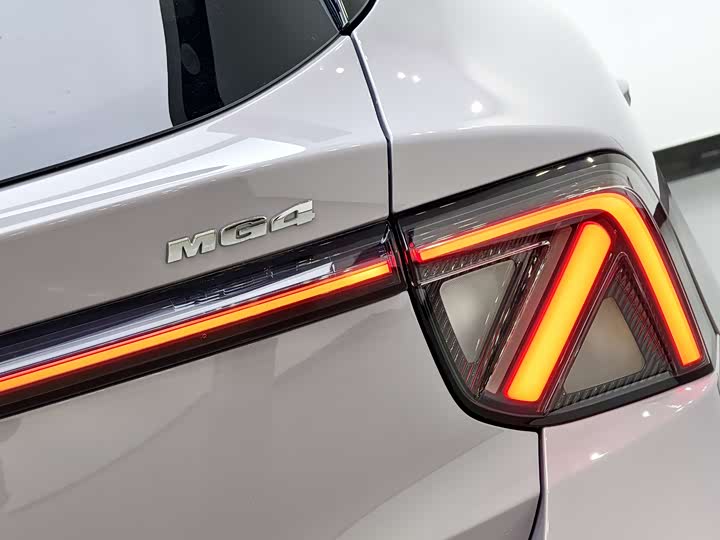MG Motor 4 EV 2026 2026款 半固态安芯版