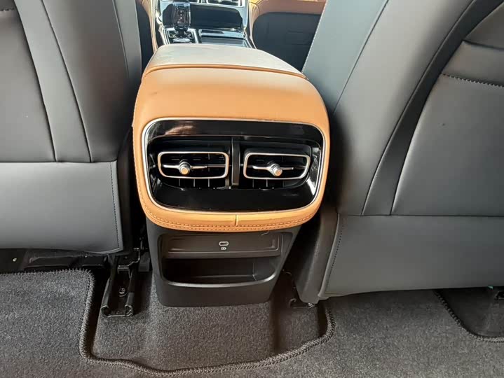 Geely Atlas L 2025 2025款 第四代 1.5TD DCT 山河