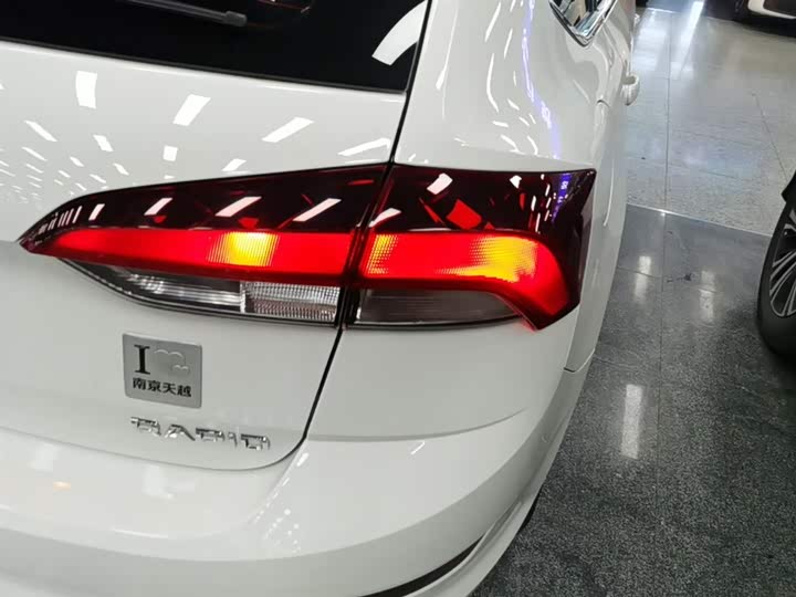 Фото 8 - Skoda Rapid Spaceback