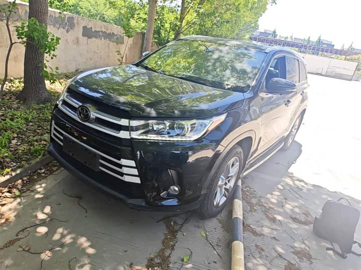 Фото 1 - Toyota Highlander