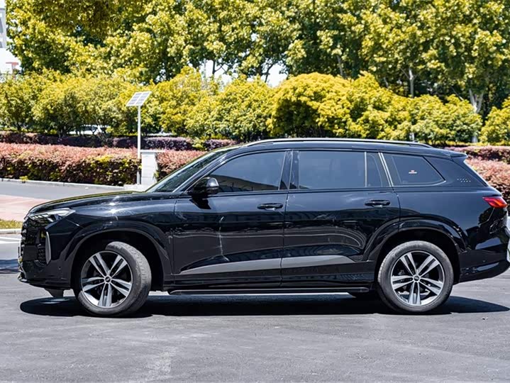Фото 6 - Audi Q6