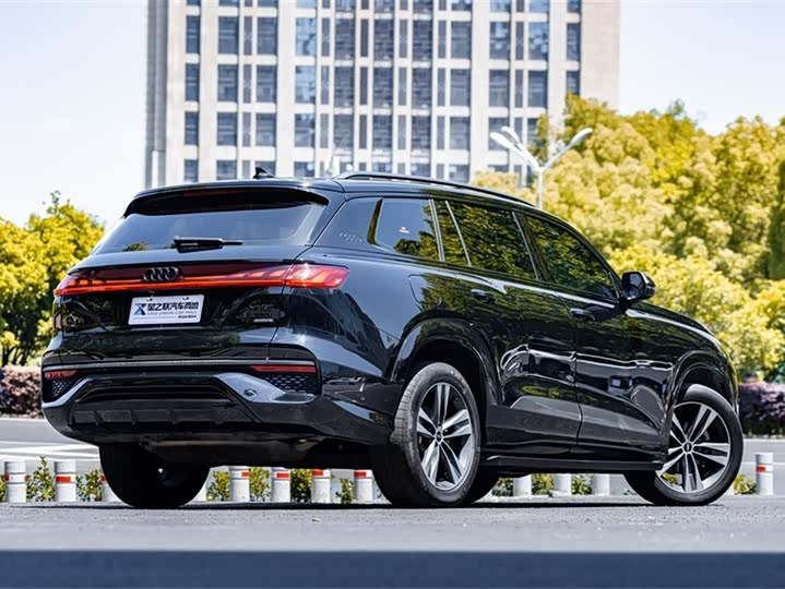 Фото 7 - Audi Q6