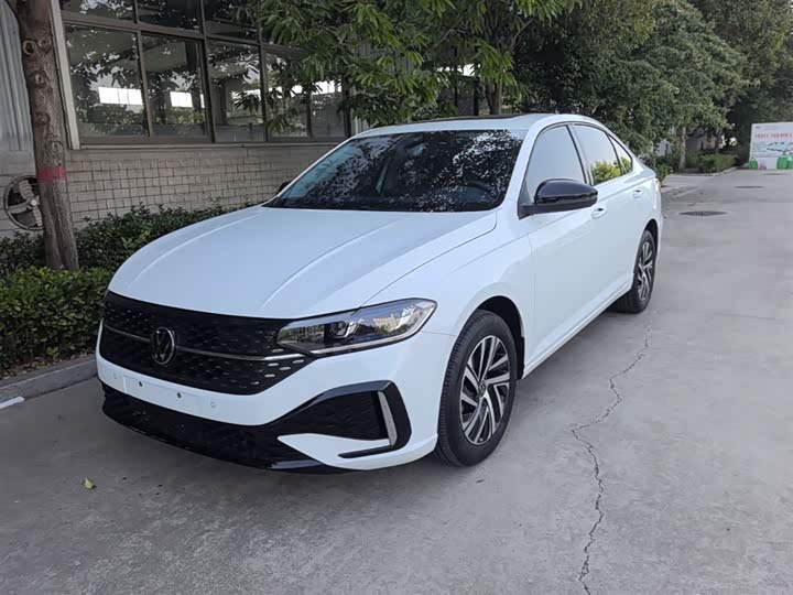 Фото 2 - Volkswagen Lavida