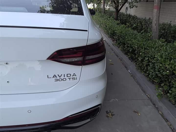 Фото 8 - Volkswagen Lavida