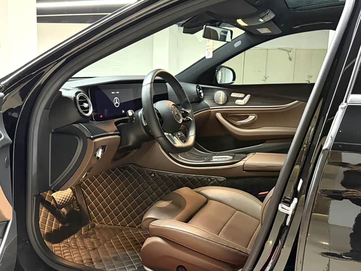 Фото 4 - Mercedes-Benz E-Class