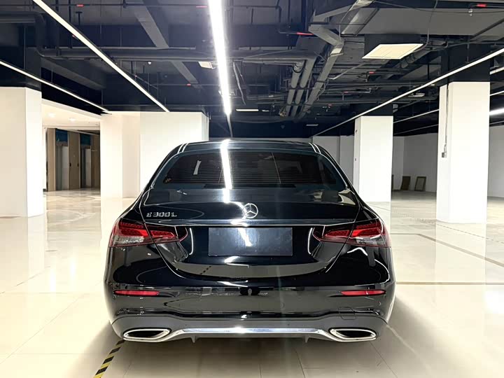 Фото 7 - Mercedes-Benz E-Class