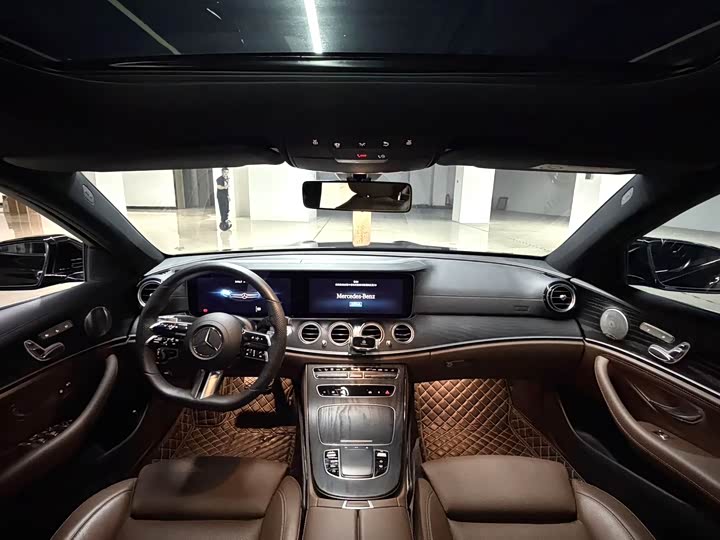 Фото 8 - Mercedes-Benz E-Class