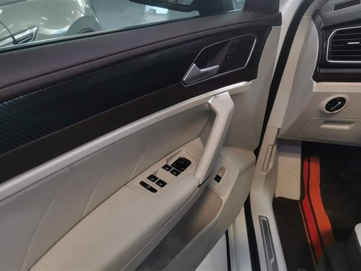 Фото 7 - Volkswagen Tayron