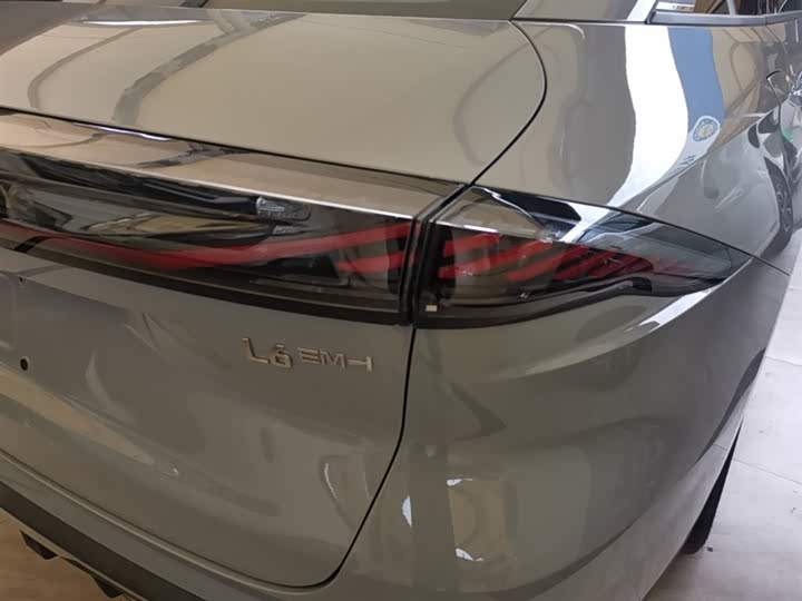Geely Galaxy L6 2025 2025款 EM-i 60km 启航版