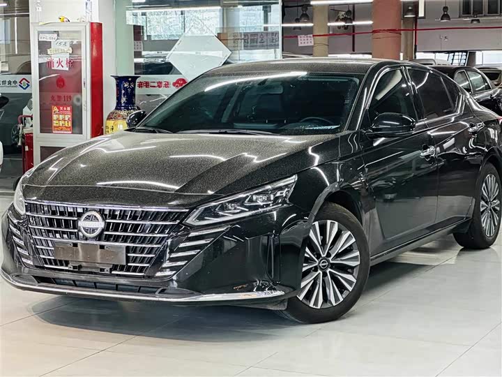 Фото 1 - Nissan Teana